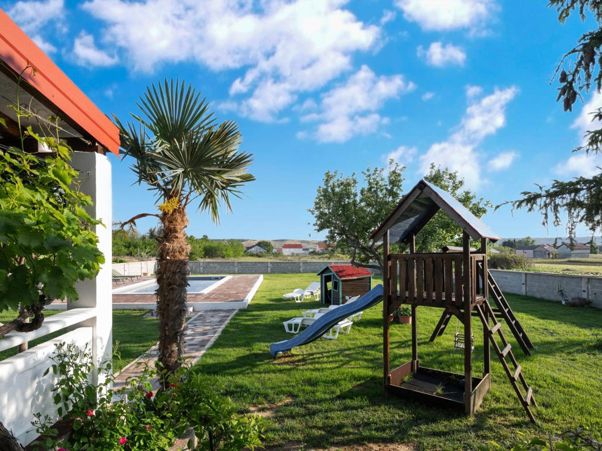 House Rose With Garden And Pool Villa Ljubač Dış mekan fotoğraf